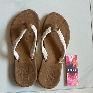 Roxy flip flops